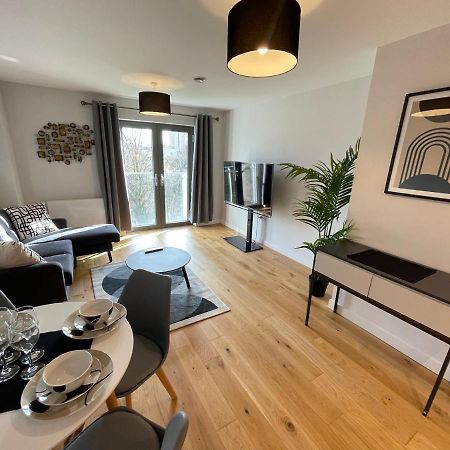 Stunning 2-Bed Apartment In Bristol With Parking Exterior photo