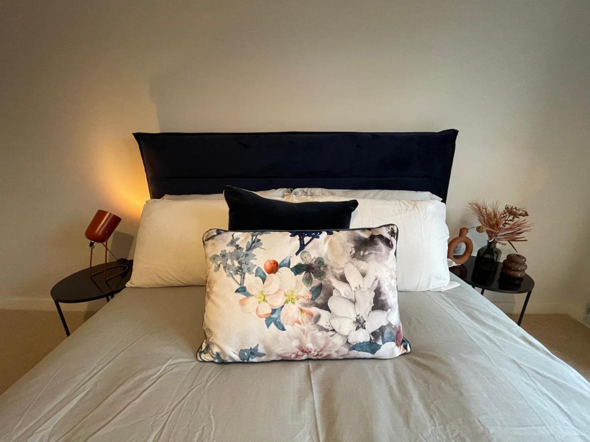 Stunning 2-Bed Apartment In Bristol With Parking Exterior photo