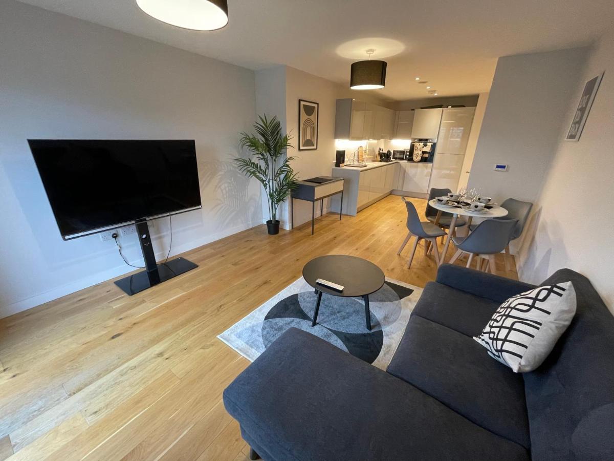 Stunning 2-Bed Apartment In Bristol With Parking Exterior photo